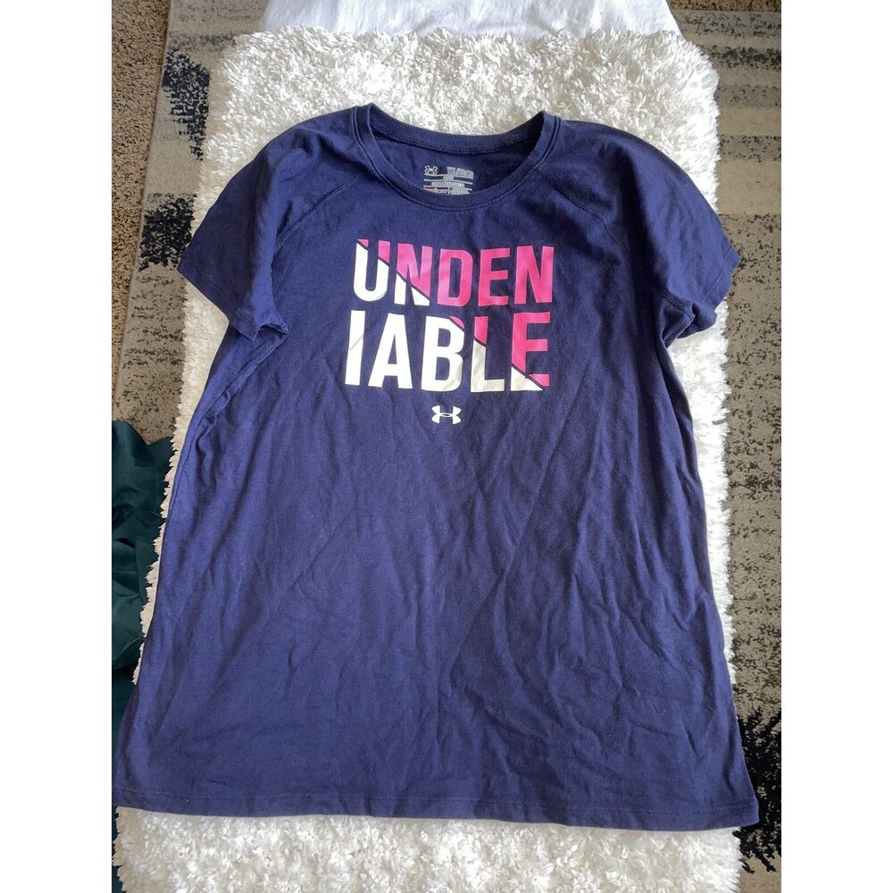 Under Armour Heat Gear girls sz. XL loose “ Undeniable” design shirt. Cute